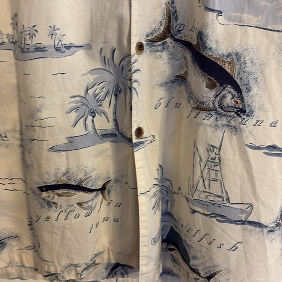 KAHALA Men’s Fish Themed Short Sleeve Button Down Shirt.  Size L - Picture 3 of 5